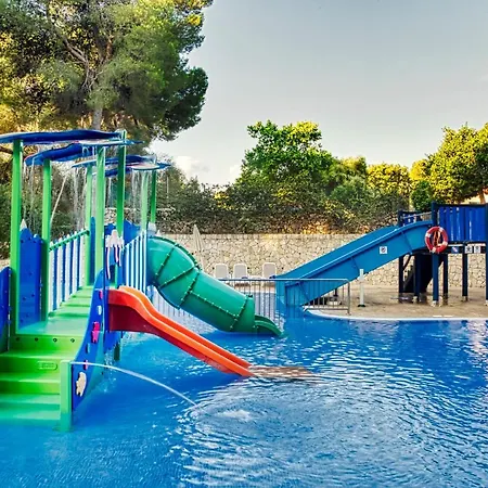 Vell Mari & מלון דירות 4*