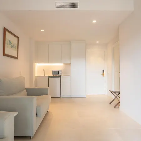 Vell Mari & 4* 坎皮卡福特